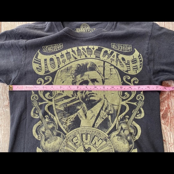 Johnny Cash Sun Records Tee Shirt - Picture 3 of 3